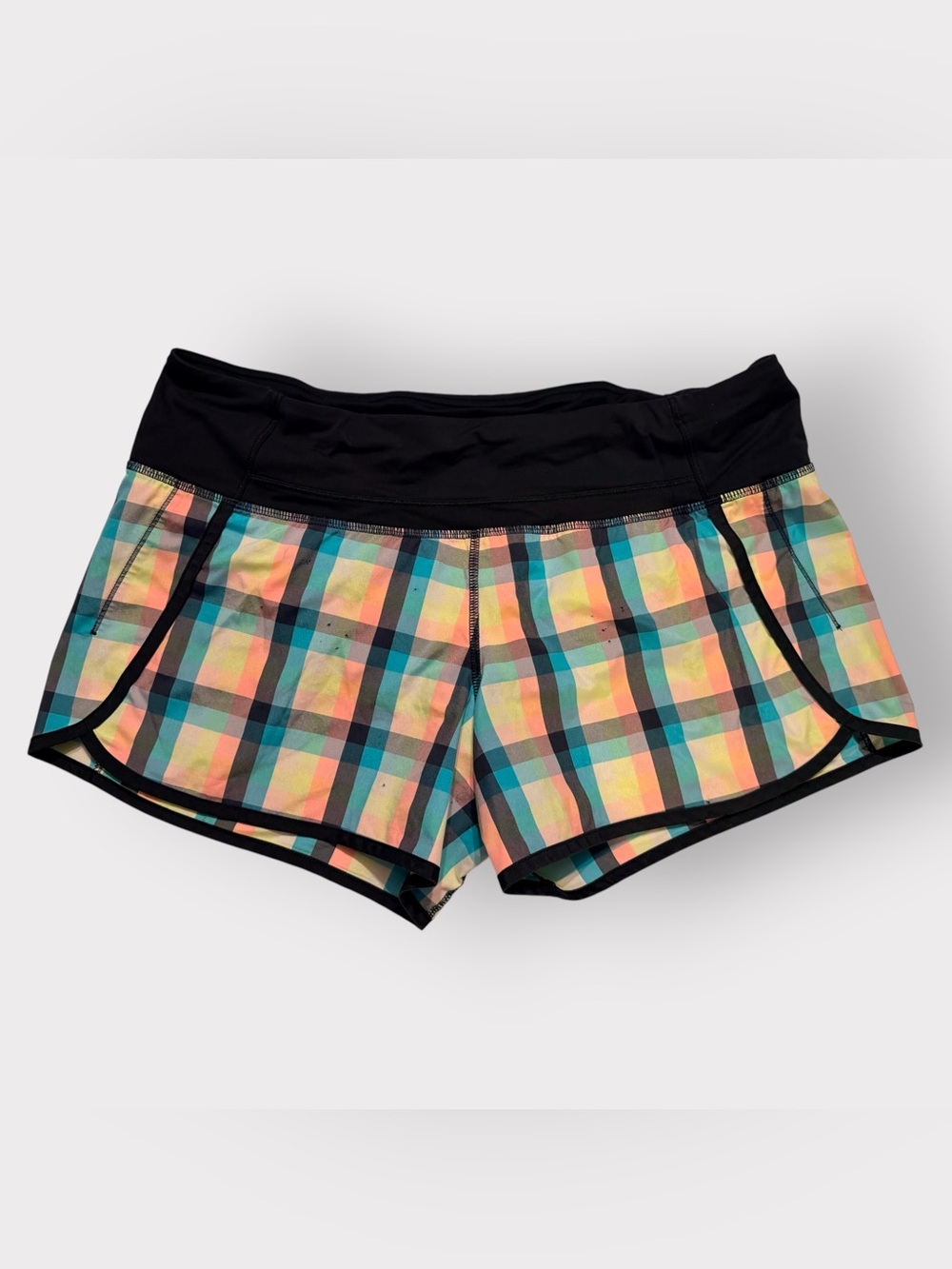 ⁠Lululemon Womens Size 8 Wee Wheezy Checked Run Time Shorts Plaid Athletic Flaw⁠